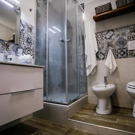 Vivi Nel Cuore Del Centro Storico Di Apartamento Génova