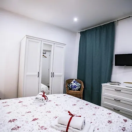 Vivi Nel Cuore Del Centro Storico Di Apartamento Génova